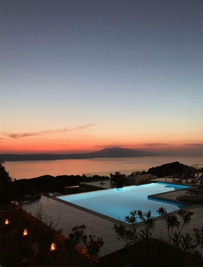 Villa Salina Luxury Pool Villa Kechria エクステリア 写真